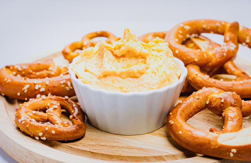 Obatzda crema di formaggio con pane